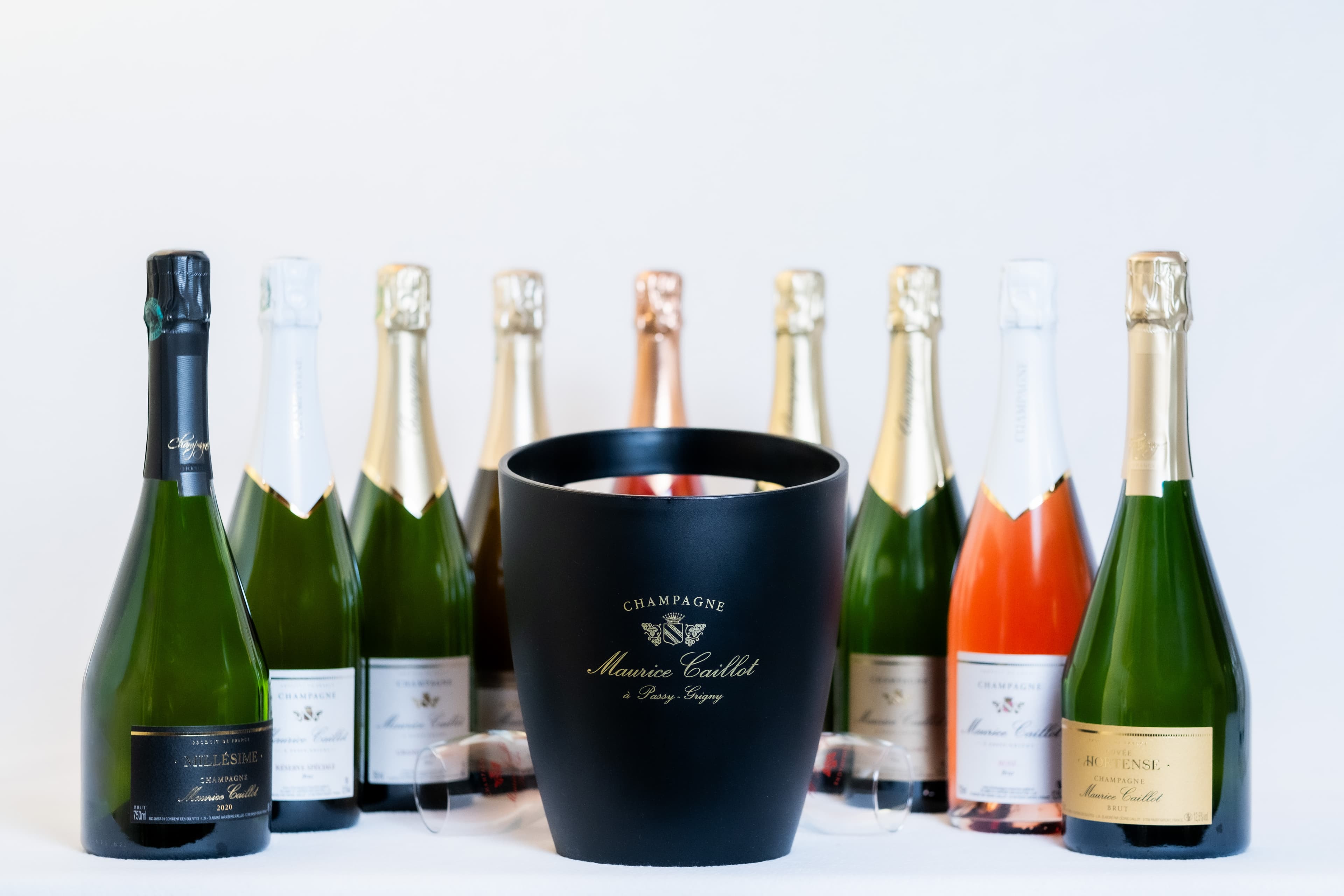 Bouteilles et seau à champagne Maurice Caillot
